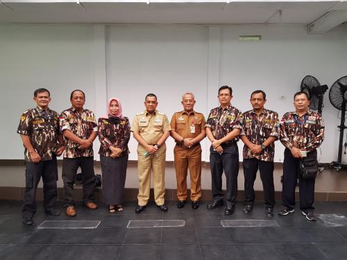 Pengurus Daerah IV GM FKPPI Riau foto bersama Gubernur Riau