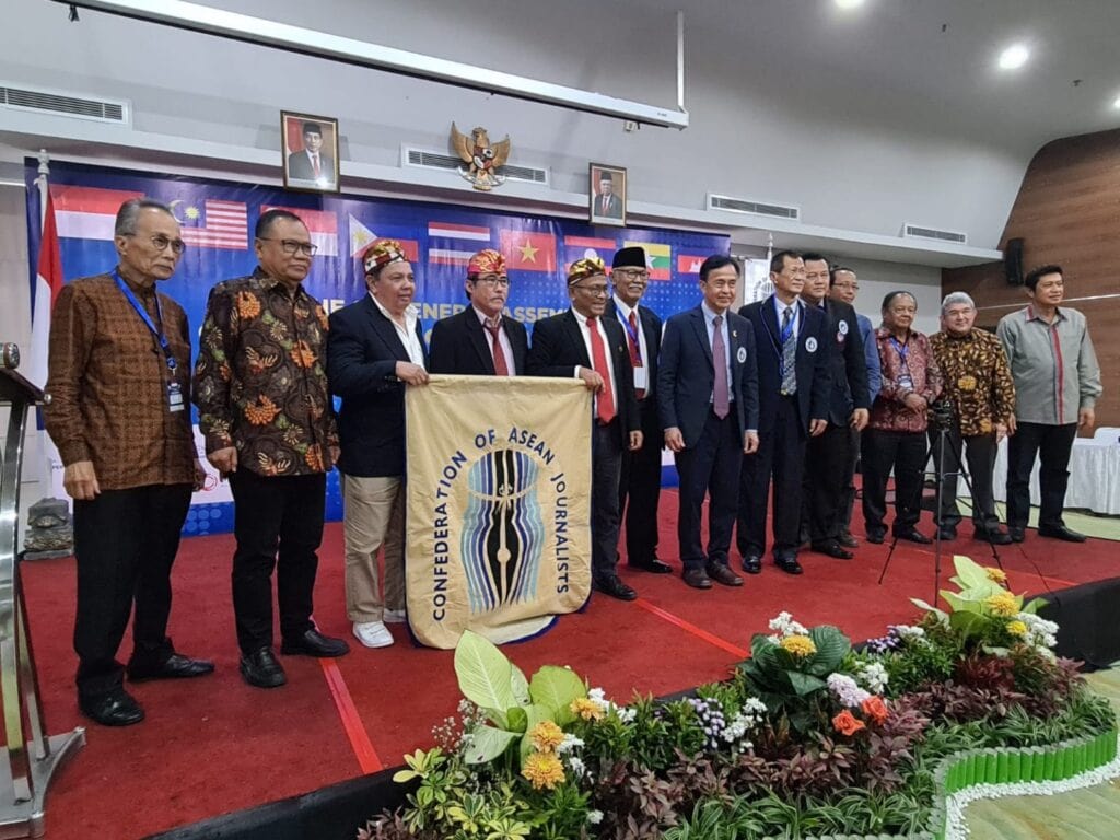 Atal S. Depari, President Ke 4 Indonesia Untuk Confederation Of Asean ...